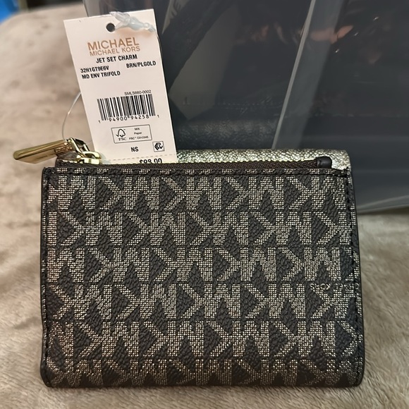 NWT Michael Kors Trifold Wallet - Picture 2 of 9
